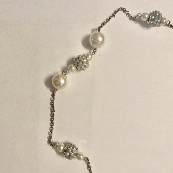 Pearl and stud necklace - Picture 2 of 3